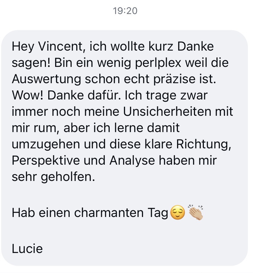Screenshot einer echten Rückmeldung von Lucie zum Business Blueprint: „Bin ein wenig perplex, weil die Auswertung schon echt präzise ist.“